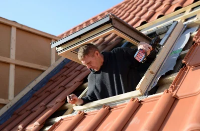 Pose de fenêtres de toit Velux à Péreille